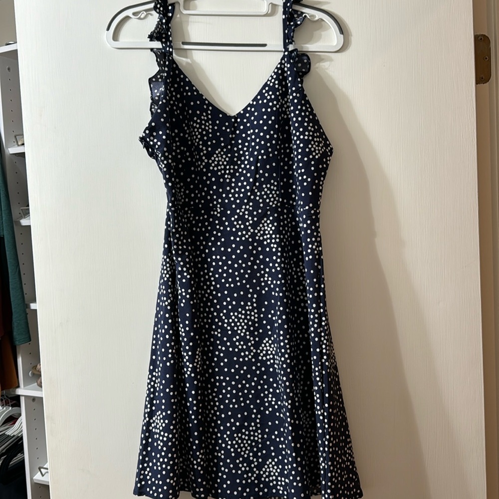 Sz L (fits like a M), beautiful polka dot sundress, zipper entry on side.